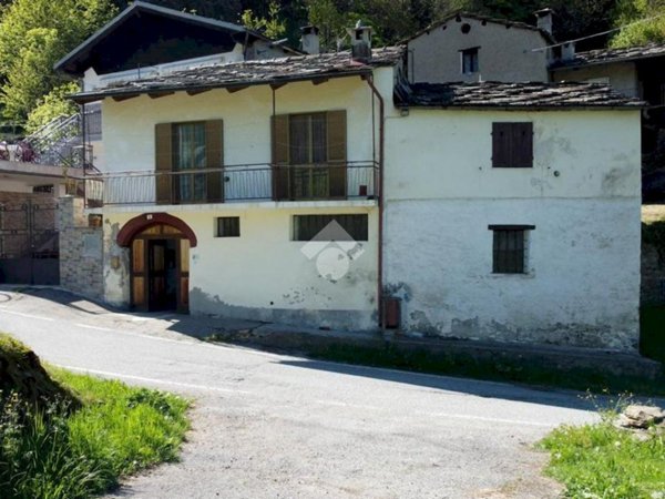 casa indipendente in vendita a Bobbio Pellice in zona Villanova