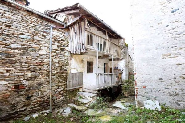 casa indipendente in vendita a Bobbio Pellice in zona Villanova