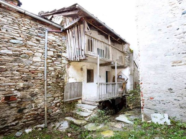casa indipendente in vendita a Bobbio Pellice in zona Chiot