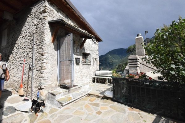 casa indipendente in vendita a Bobbio Pellice in zona Villanova