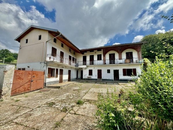 casa indipendente in vendita a Bollengo