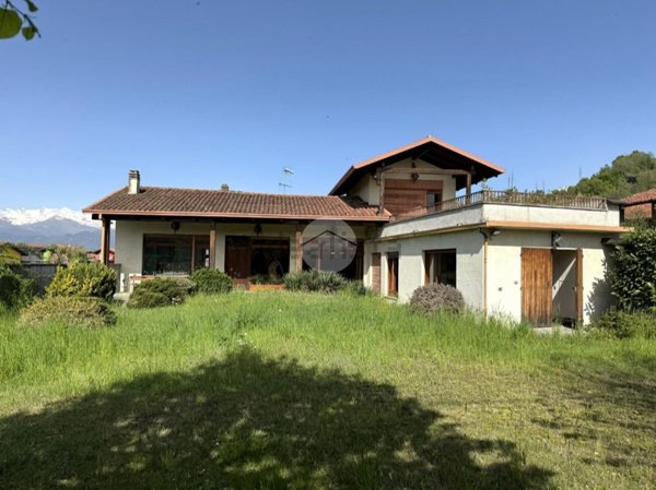 casa indipendente in vendita a Bollengo