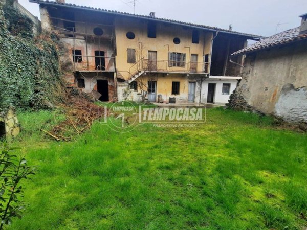casa indipendente in vendita a Bollengo