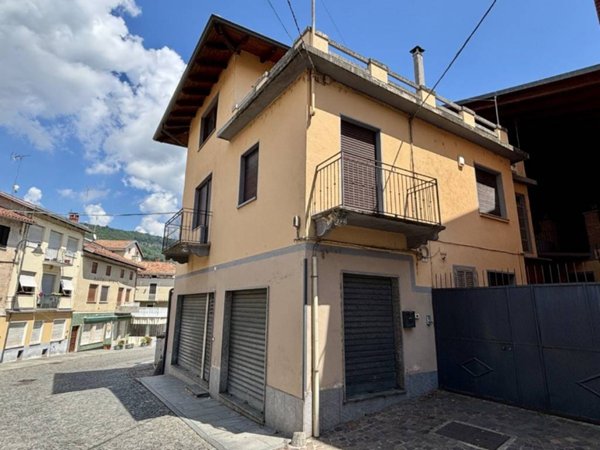 casa indipendente in vendita a Bollengo