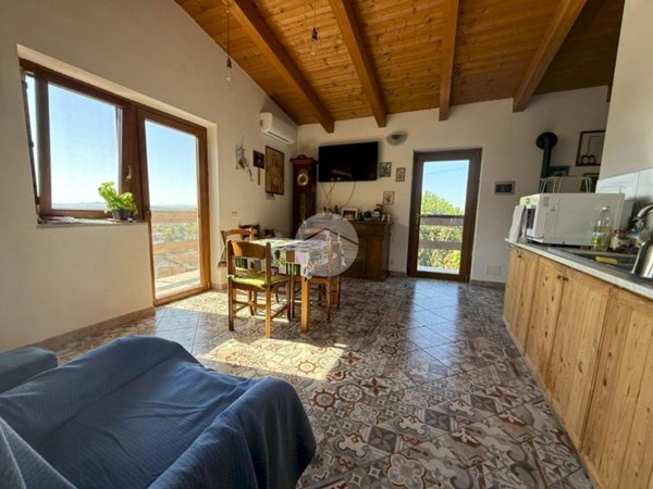 casa indipendente in vendita a Bollengo