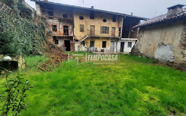 casa indipendente in vendita a Bollengo