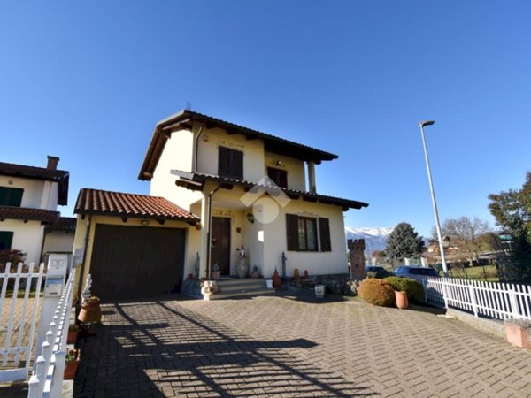 casa indipendente in vendita a Bollengo