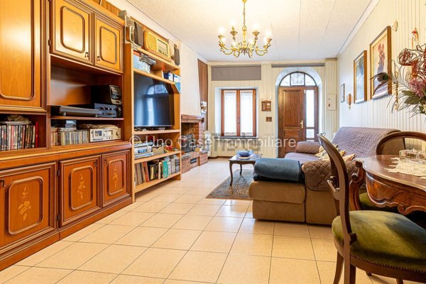 casa semindipendente in vendita a Bollengo