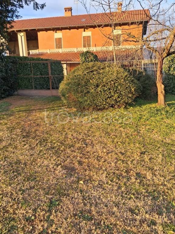 casa indipendente in vendita a Bollengo