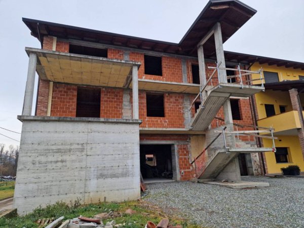 casa indipendente in vendita a Bollengo