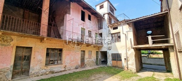 casale in vendita a Bollengo