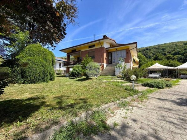 casa indipendente in vendita a Bollengo