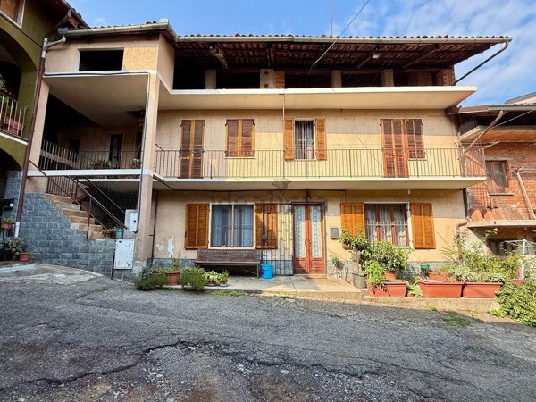 casa indipendente in vendita a Bollengo