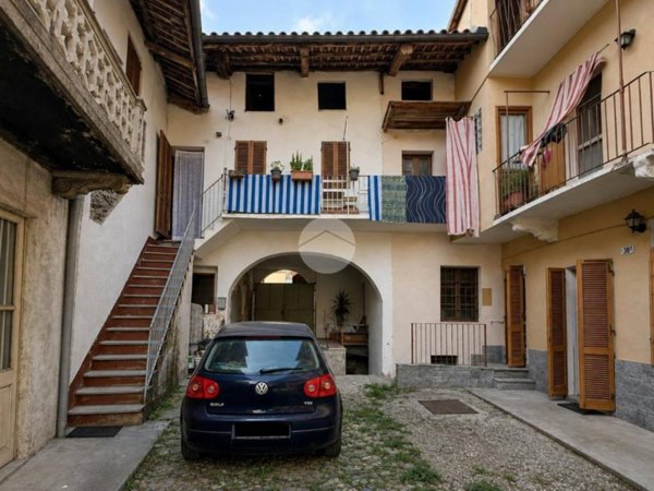 casa indipendente in vendita a Bollengo