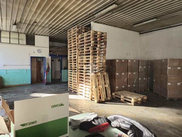 capannone in vendita a Borgaro Torinese