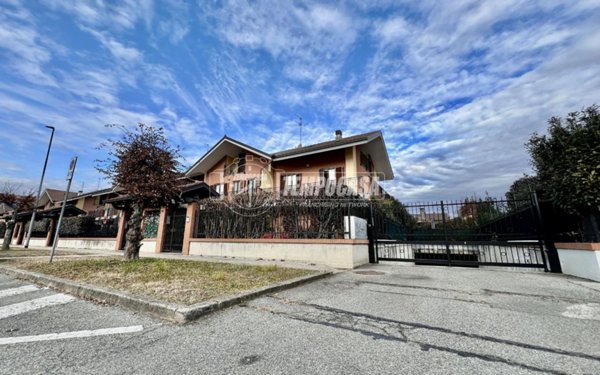 casa indipendente in vendita a Borgaro Torinese