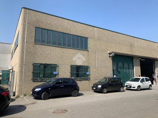 locale commerciale in vendita a Borgaro Torinese