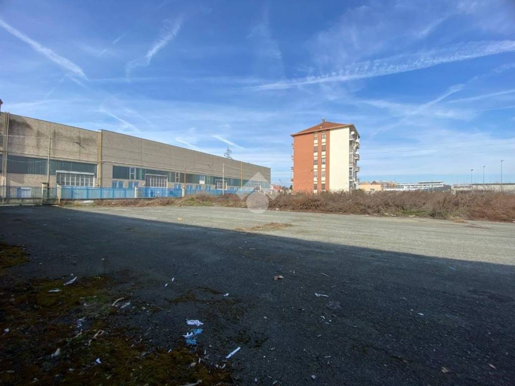 locale commerciale in vendita a Borgaro Torinese