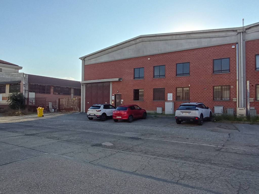 locale commerciale in vendita a Borgaro Torinese