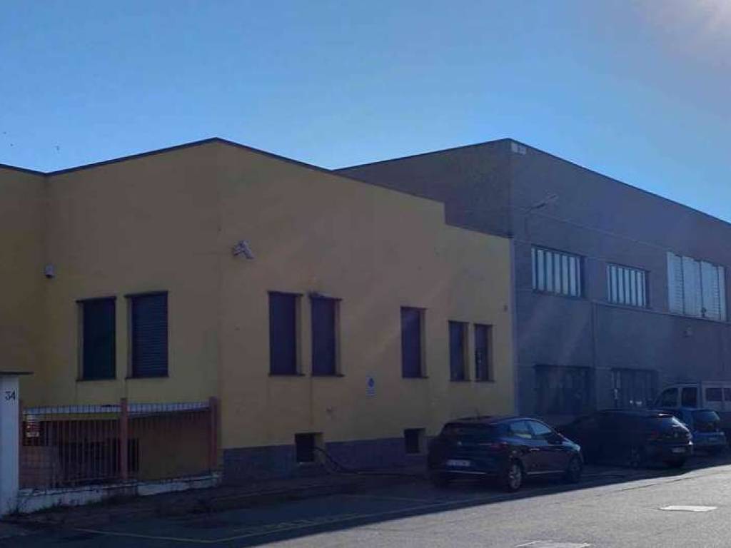 locale commerciale in vendita a Borgaro Torinese