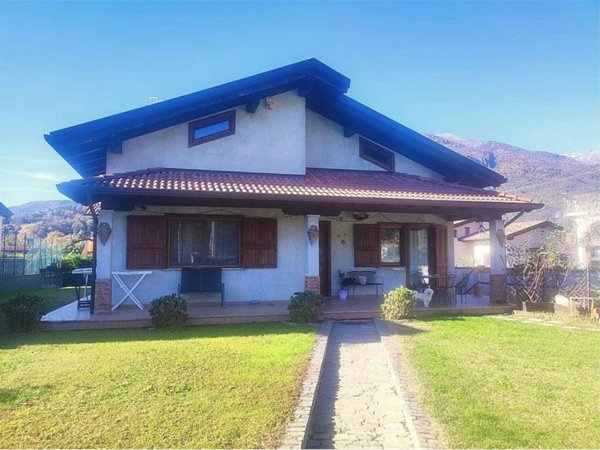 casa indipendente in vendita a Borgofranco d'Ivrea