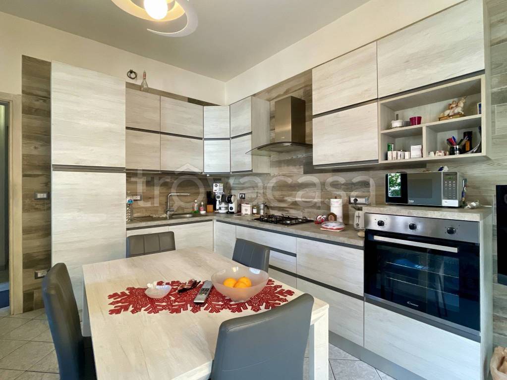 casa indipendente in vendita a Borgofranco d'Ivrea