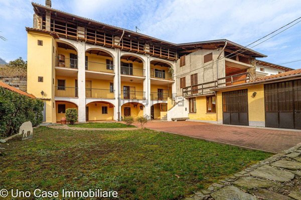 casa indipendente in vendita a Borgofranco d'Ivrea