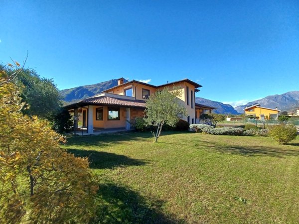 casa indipendente in vendita a Borgofranco d'Ivrea