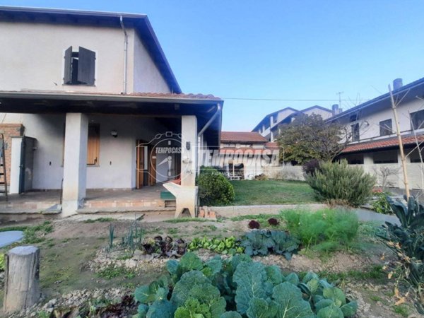 casa indipendente in vendita a Borgofranco d'Ivrea