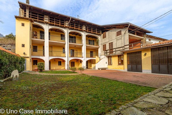 casa indipendente in vendita a Borgofranco d'Ivrea