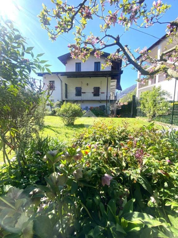 casa indipendente in vendita a Borgofranco d'Ivrea