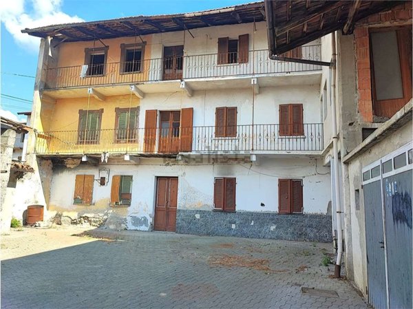 casa indipendente in vendita a Borgofranco d'Ivrea