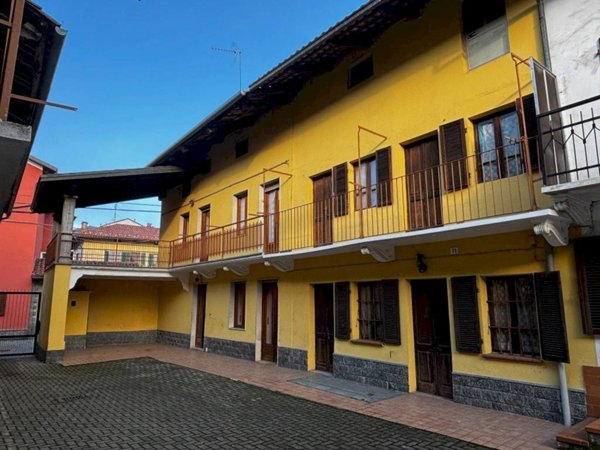 casa semindipendente in vendita a Borgomasino