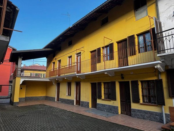 casa semindipendente in vendita a Borgomasino