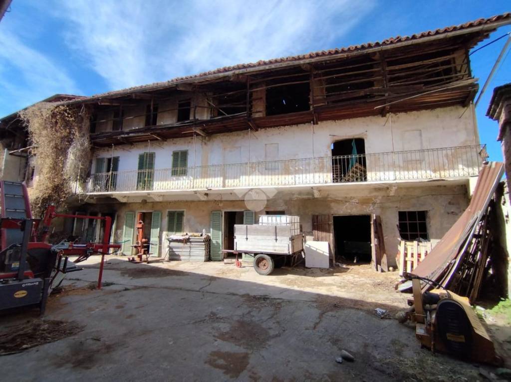 casa semindipendente in vendita a Borgomasino