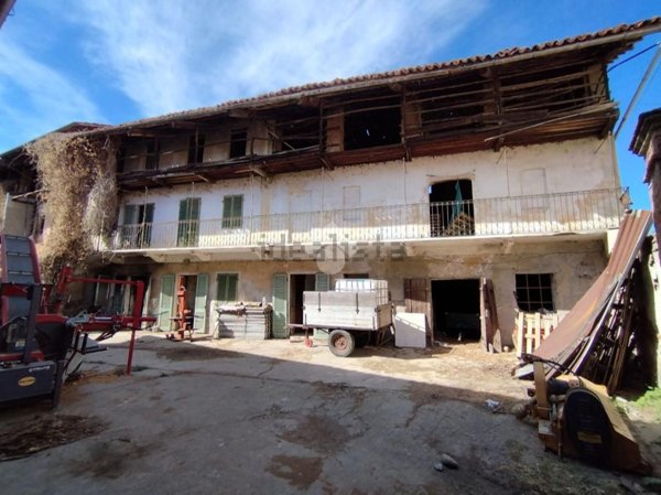 casa semindipendente in vendita a Borgomasino