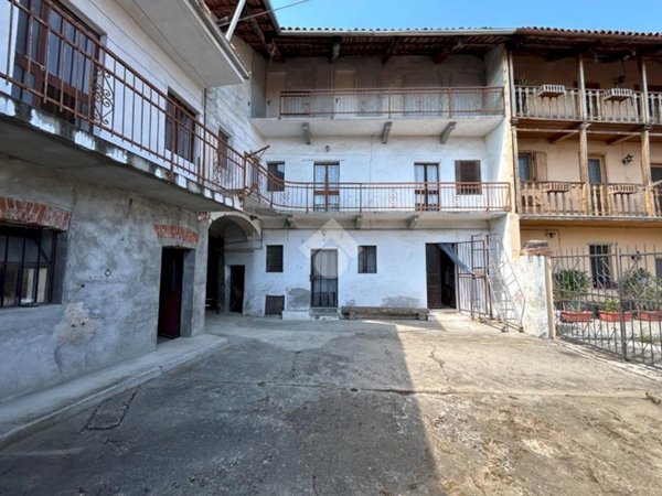casa semindipendente in vendita a Borgomasino