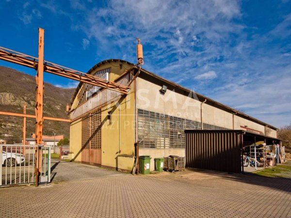 locale commerciale in vendita a Borgone Susa