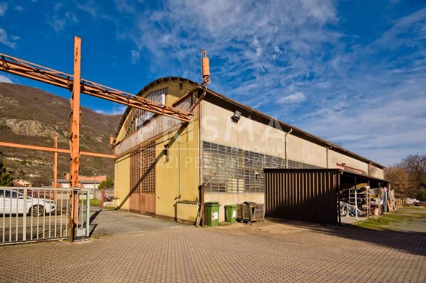 locale commerciale in vendita a Borgone Susa