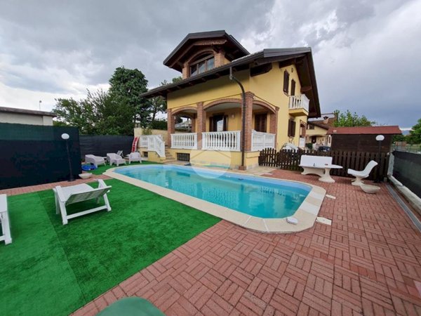 casa indipendente in vendita a Bosconero