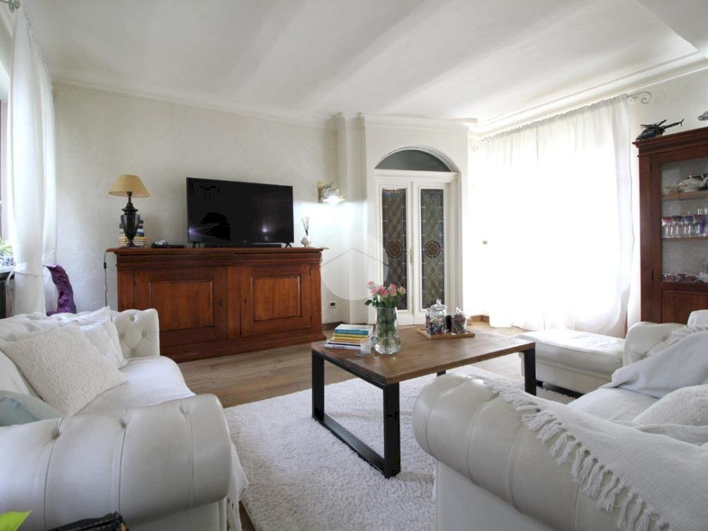 casa indipendente in vendita a Brandizzo