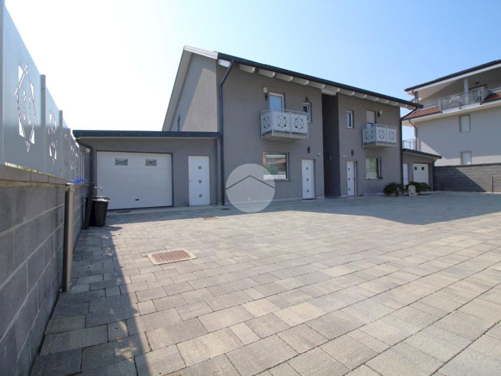 casa indipendente in vendita a Brandizzo