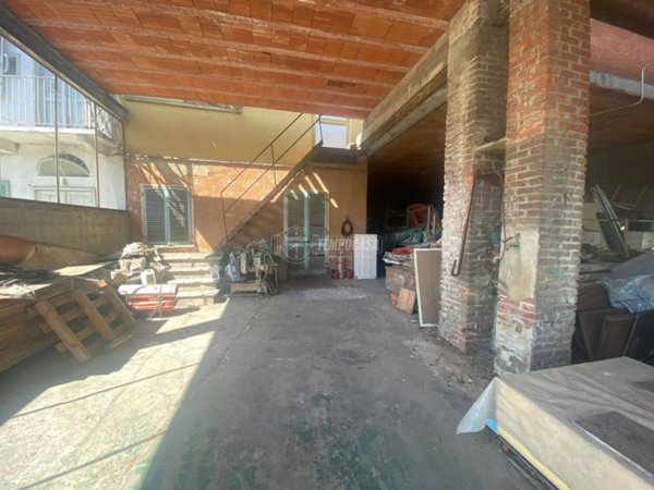 locale commerciale in vendita a Brandizzo