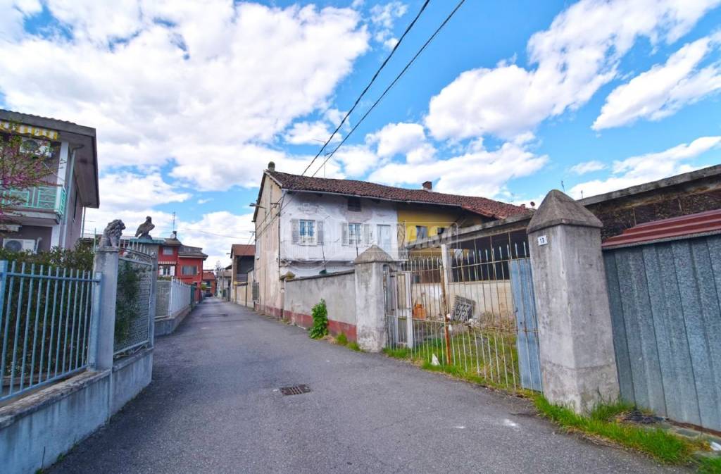 casa indipendente in vendita a Brandizzo