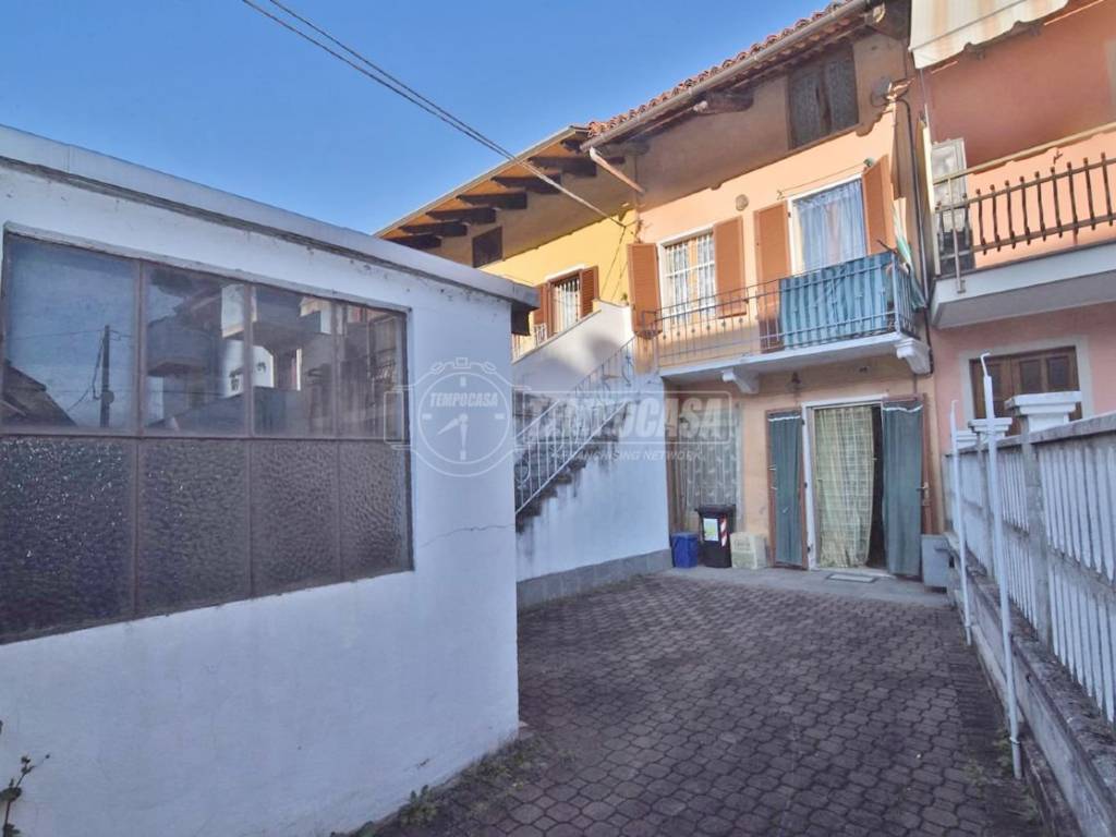 casa indipendente in vendita a Brandizzo