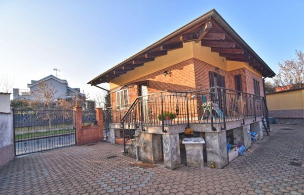 casa indipendente in vendita a Brandizzo