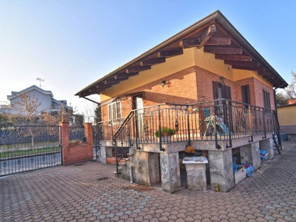 casa indipendente in vendita a Brandizzo