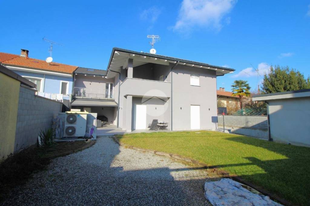 casa indipendente in vendita a Brandizzo