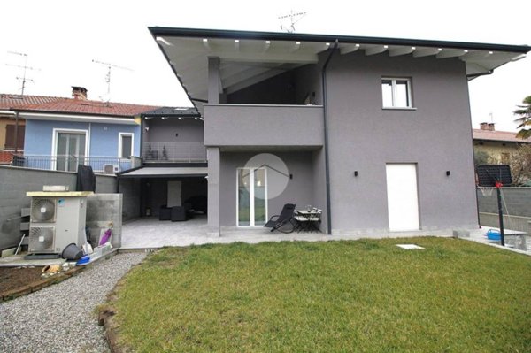 casa indipendente in vendita a Brandizzo