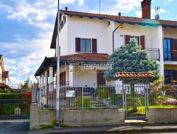 casa indipendente in vendita a Brandizzo
